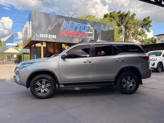 TOYOTA HILUX 2.7 SR 4X2 CD 16V FLEX 4P AUTOMÁTICO
